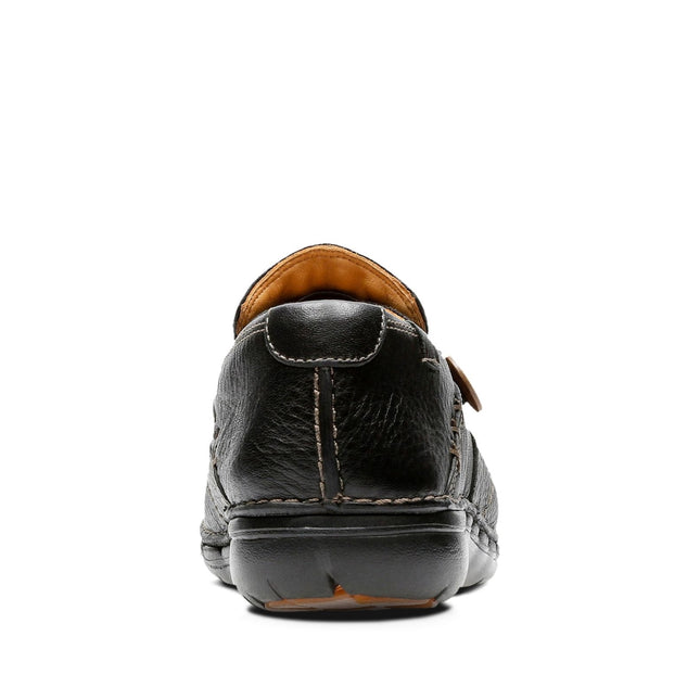Clarks Women’s Un Loop Black Leather Slip-On Shoes – Soft Leather, Cushioned Comfort & Versatile Everyday Wea
