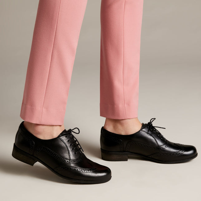 Clarks Women’s Hamble Oak Black Leather Brogues – Classic Lace-Up Brogues with Cushioned Footbed & Low Heel for Everyday Wea