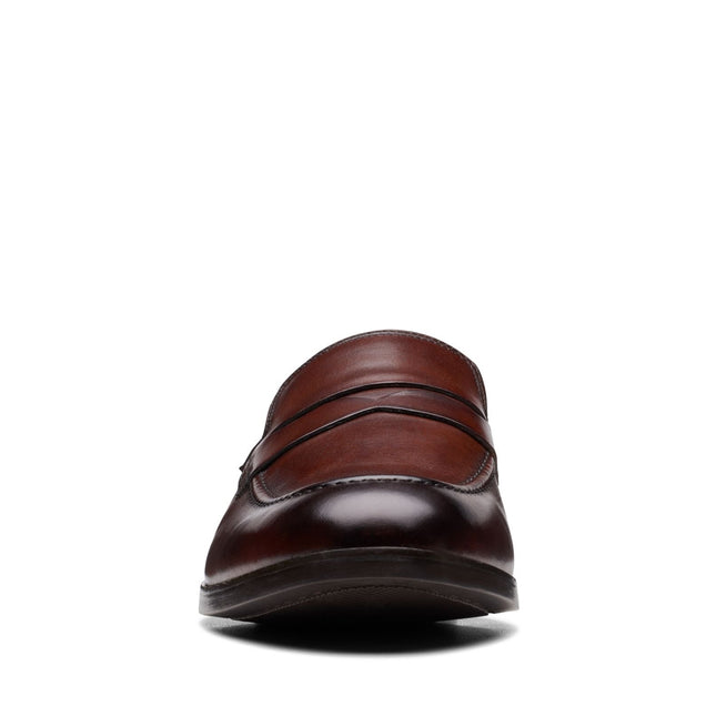 Clarks Men’s Bradish Ease Tan Leather Slip-On Shoes – Easy-Entry Comfort Leather Shoes with Cushioned Footbed & Versatile Style