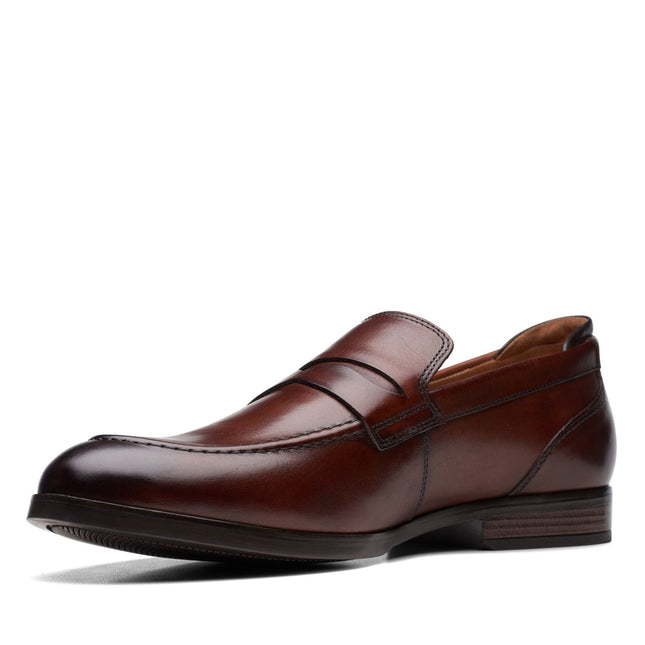 Clarks Men’s Bradish Ease Tan Leather Slip-On Shoes – Easy-Entry Comfort Leather Shoes with Cushioned Footbed & Versatile Style