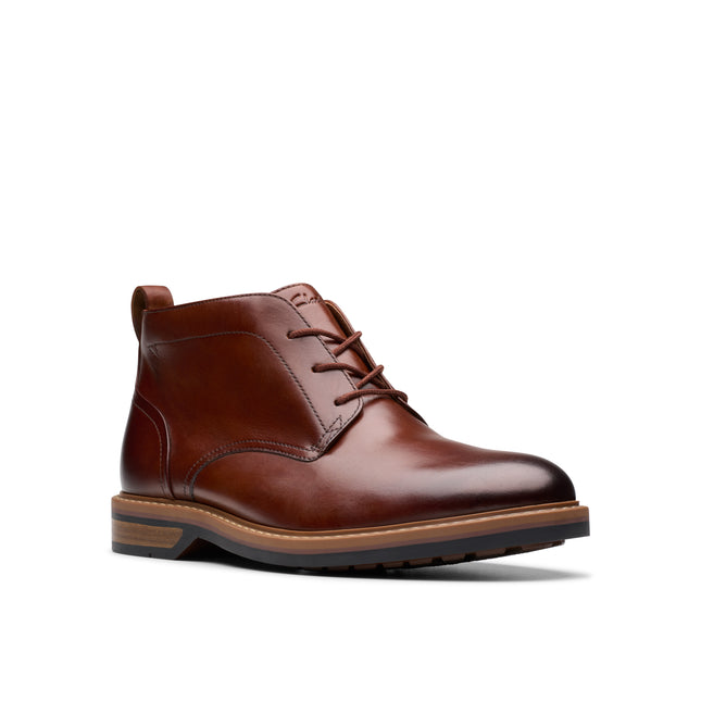 Clarks Men’s Aldwin Chukka Mid Tan Leather Boots – Casual Mid-Height Leather Boots with Cushioned Comfort & Versatile Style