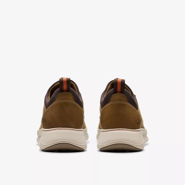 Clarks Men’s Motion Trek EZ Dark Tan Leather Lace-Up Shoes – All-Day Comfort Walking Shoes with Cushioned Footbed & Durable Outsole