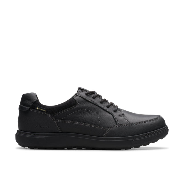 Clarks Men’s Mapstone Lo GTX Black Leather Waterproof Lace-Up Shoes – All-Weather Leather Footwear with GORE-TEX®, Cushioned Comfort & Grippy Outsole
