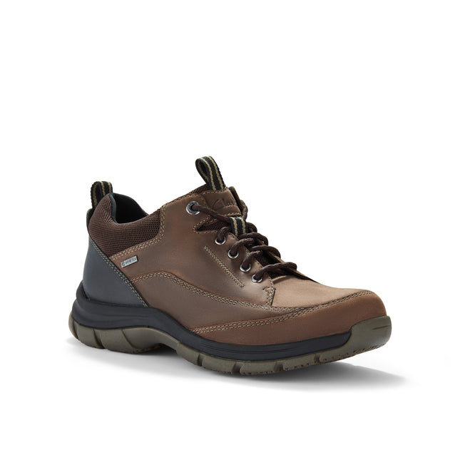 Clarks Men’s Spypath Lo GTX Dark Brown Leather Waterproof Lace-Up Shoes – All-Weather Leather Shoes with GORE-TEX®, Cushioned Comfort & Slip-Resistant Sole